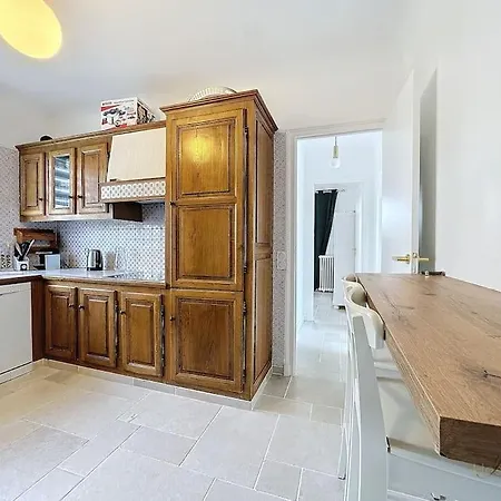 Rosiere Yourhosthelper Villa